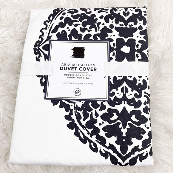 Pottery Barn Dorm Aria Medallion Boho Duvet Cover Black White NEW Twin / Twin XL